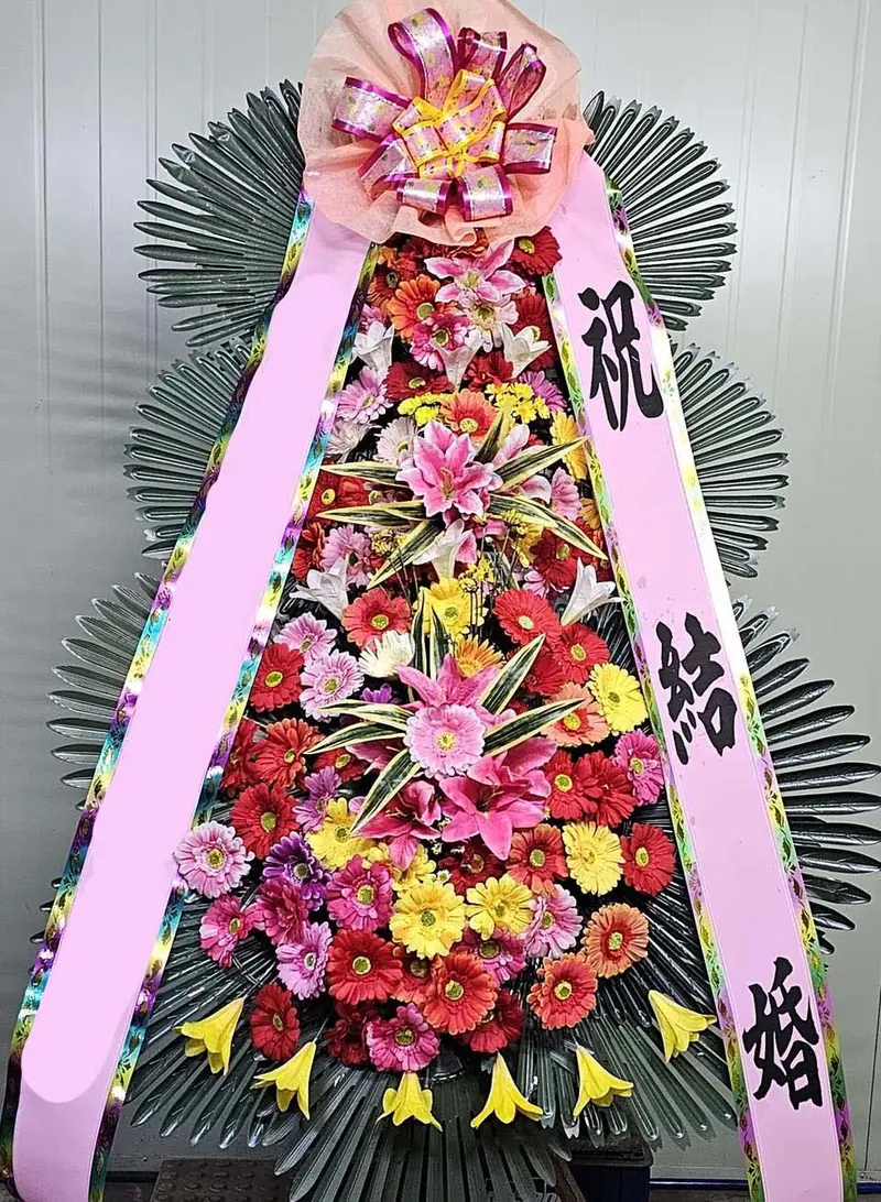 Autumn wedding season, when weekend wedding-hall wreaths pile up: an actual delivery photo from Arrive in Bloom, delivered in Korea